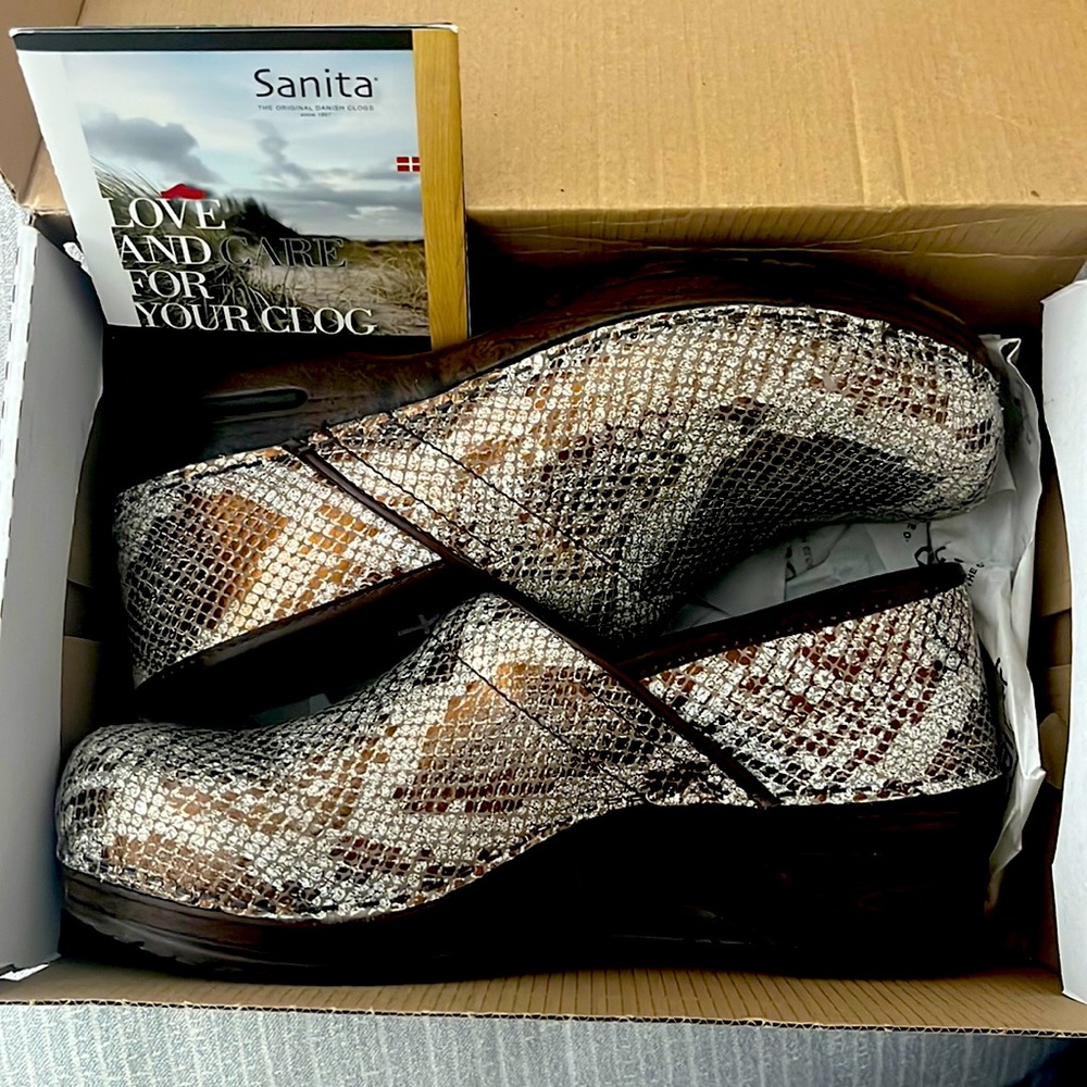 Sanita snake print clogs